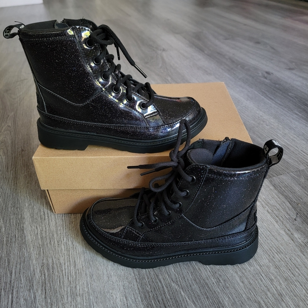 UGG Kids Ashton Lace-up Glitter Boot